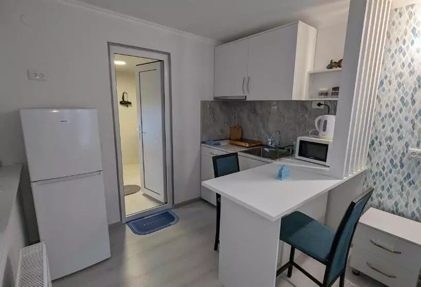 پانسیون White Orchid