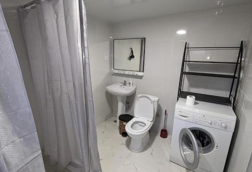 پانسیون White Orchid