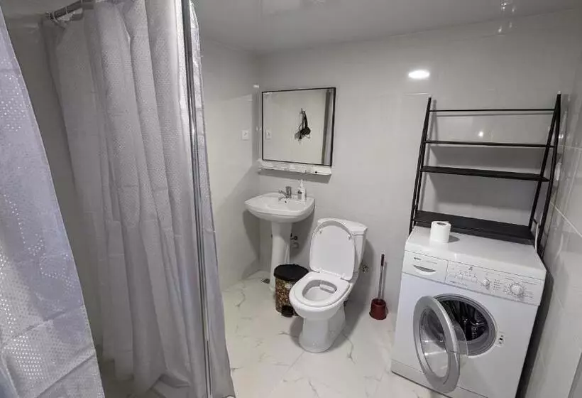 پانسیون White Orchid