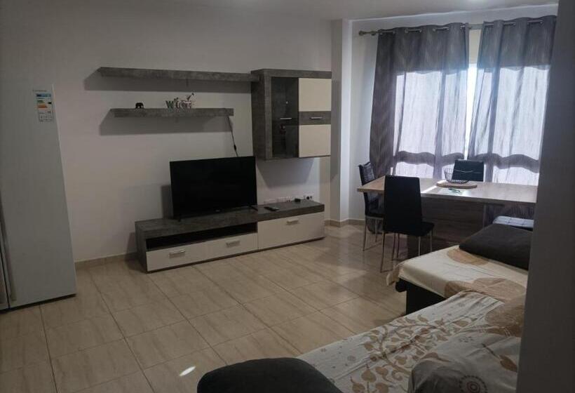 هاستل Cama House