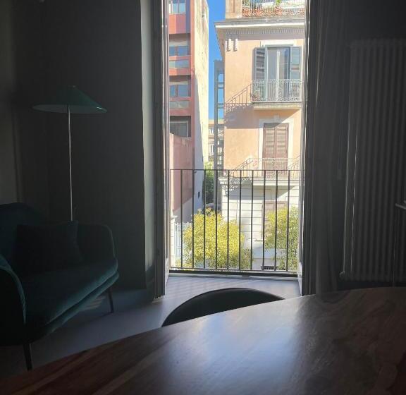 تختخواب و صبحانه A&f