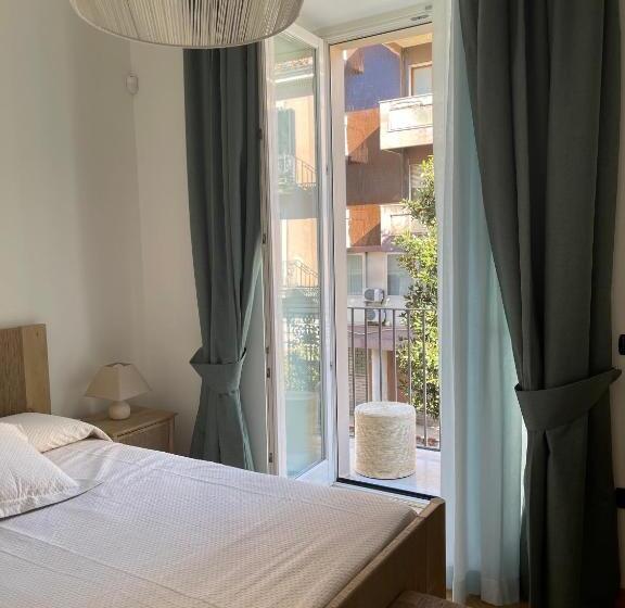 تختخواب و صبحانه A&f