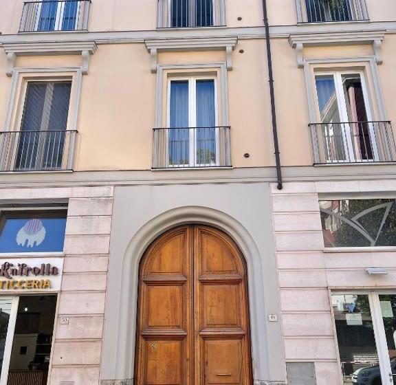 تختخواب و صبحانه A&f