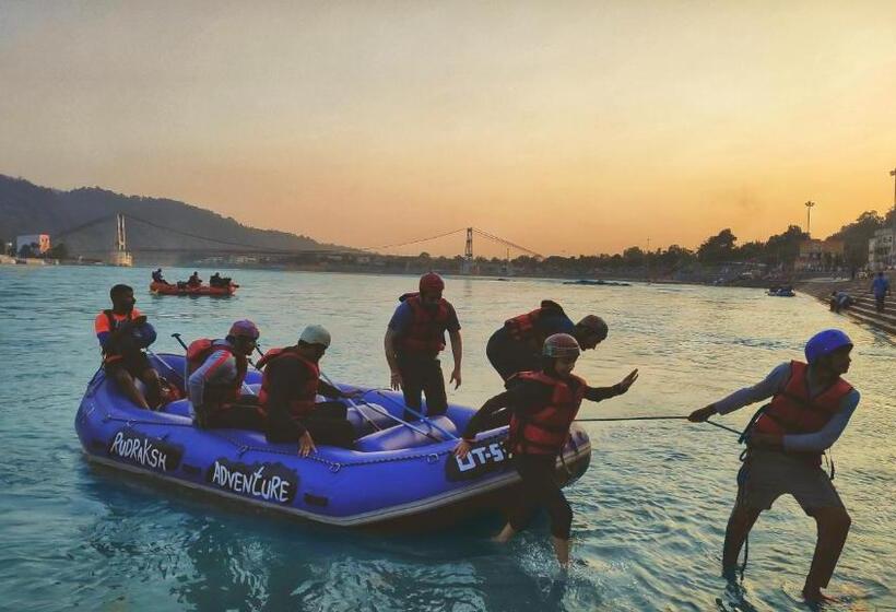 تختخواب و صبحانه Lfp Luxury Homes Fully Furnished Apartment