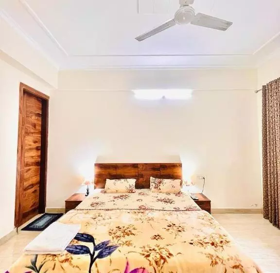 ベッドアンドブレックファースト Lfp Luxury Homes   Fully Furnished Apartment