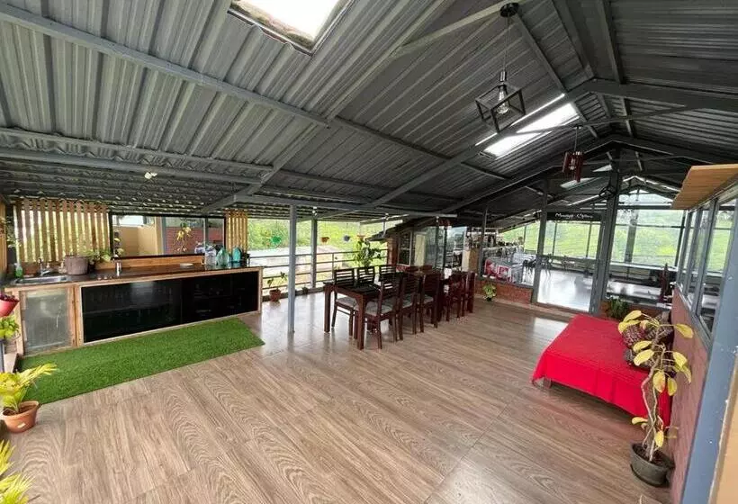 Aamiaismajoitus (B&B) Moonlight Chillers By Lexstays