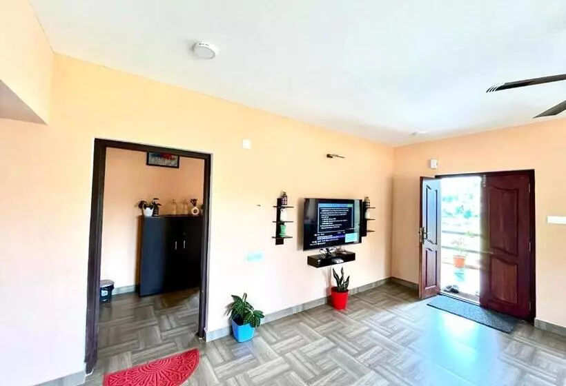 Aamiaismajoitus (B&B) Moonlight Chillers By Lexstays