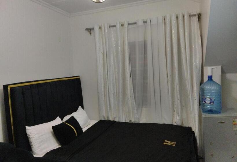 تختخواب و صبحانه Penthouse Studio