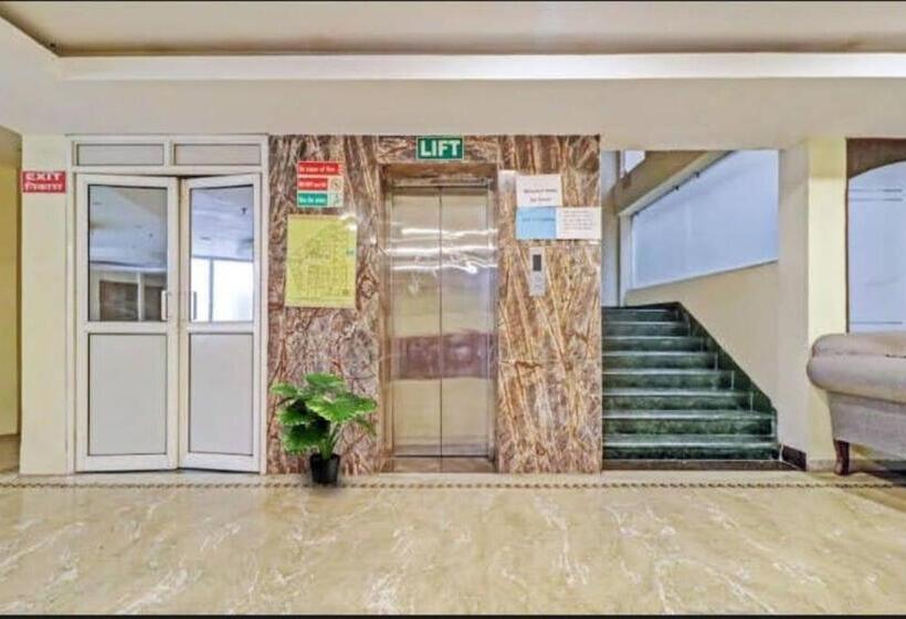 בית מלון כפרי Airport Billions