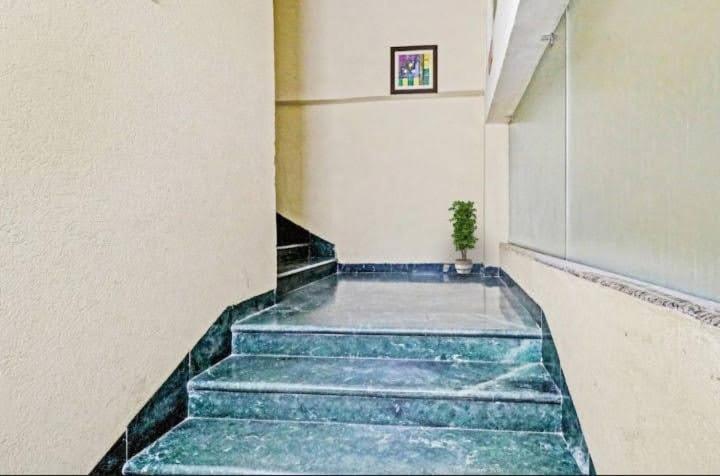 בית מלון כפרי Airport Billions