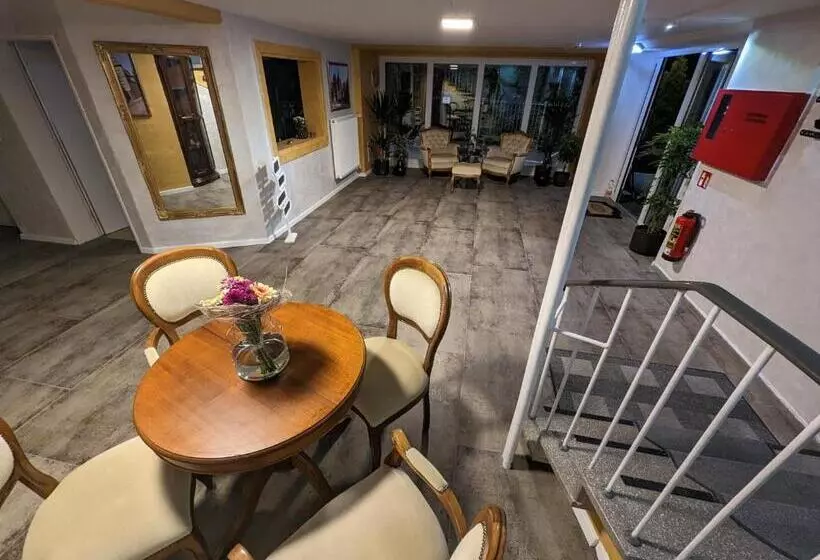 Hotelli Gästehaus Altena