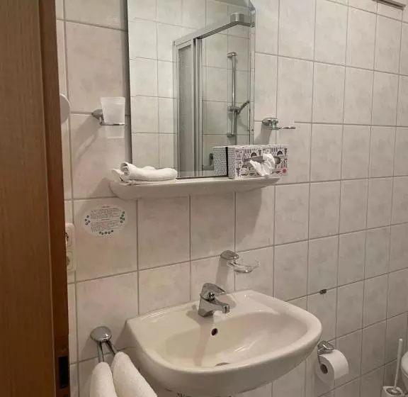 Hotelli Landgasthof   Braukeller   Fattigau