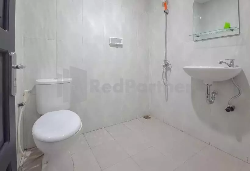 ホテル Semeru Guest House Redpartner