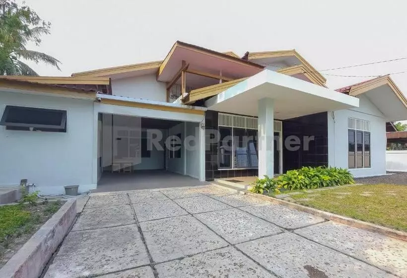 ホテル Semeru Guest House Redpartner
