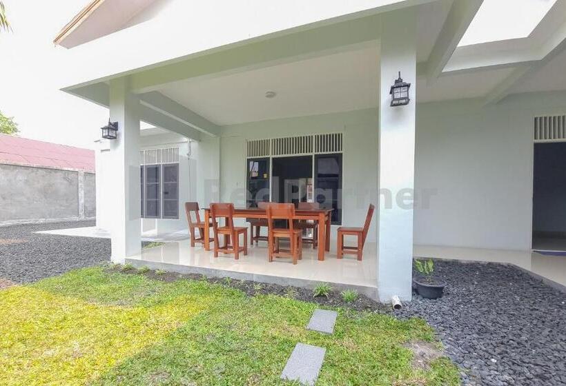 Отель Semeru Guest House Redpartner