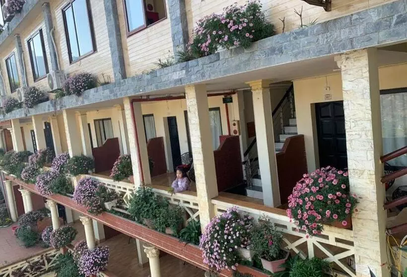 هتل Spring