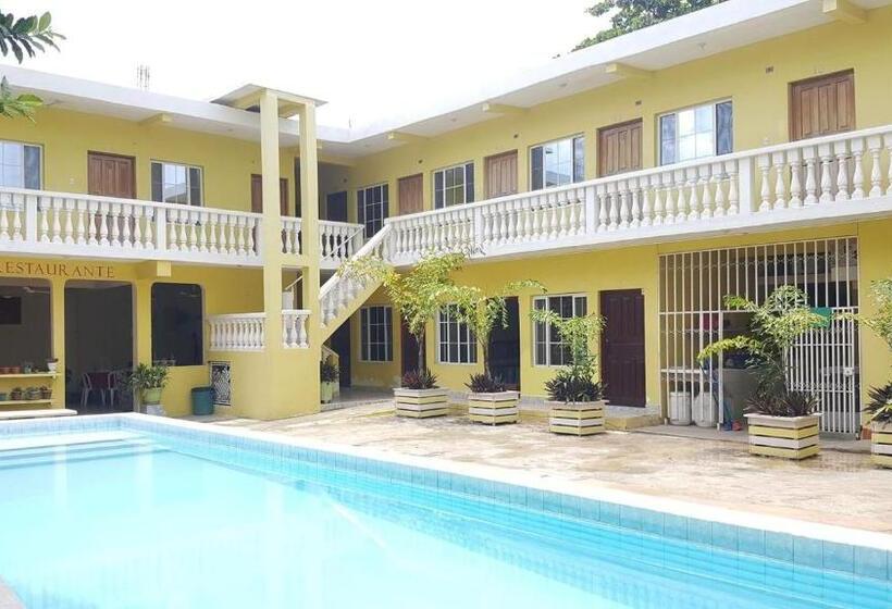 هتل Y Restaurante Casa Jardines