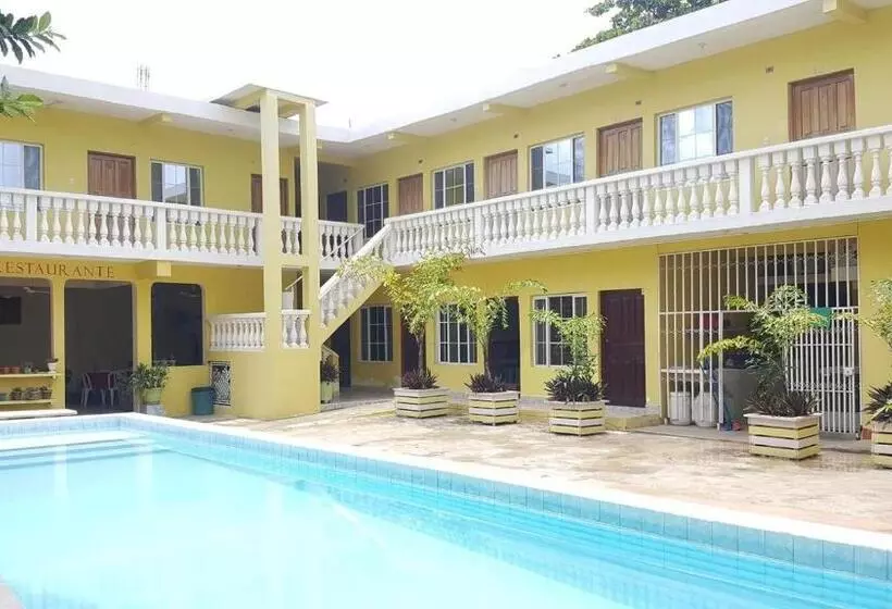 هتل Y Restaurante Casa Jardines