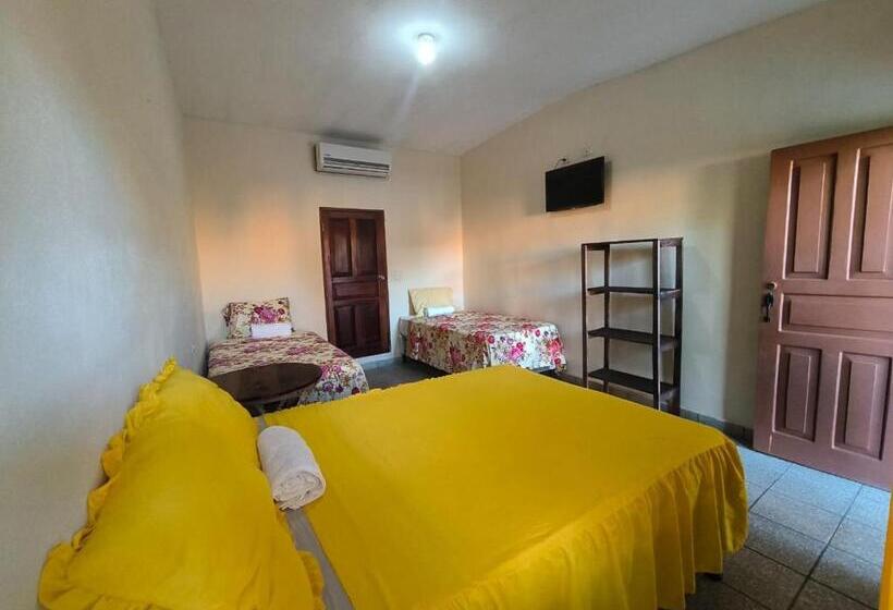 هتل Y Restaurante Casa Jardines