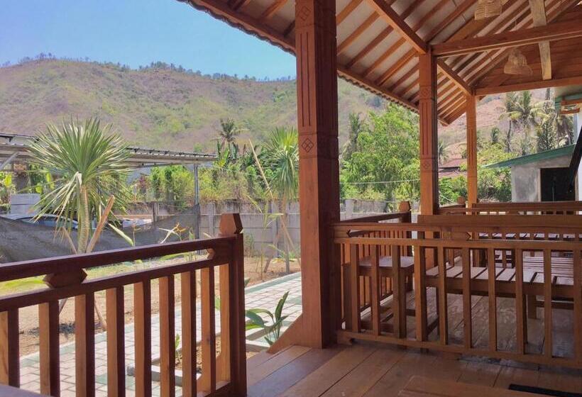 Mandalika Queen Hostel