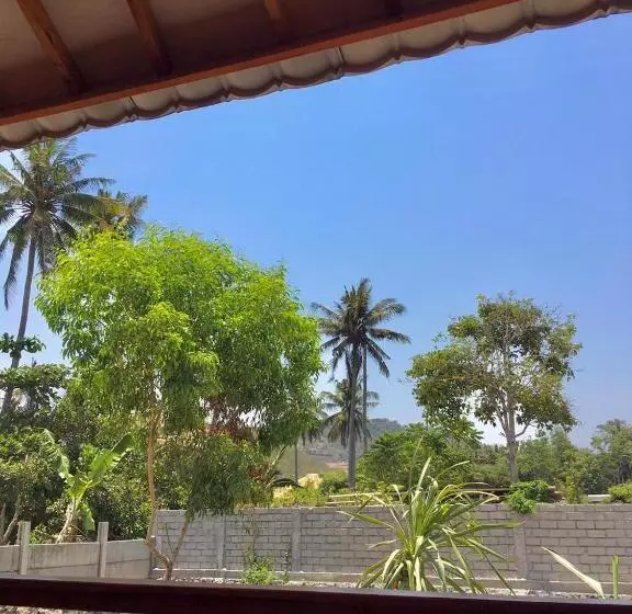 Mandalika Queen Hostel