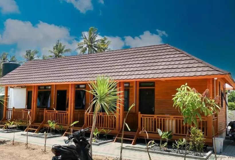 Mandalika Queen Hostel