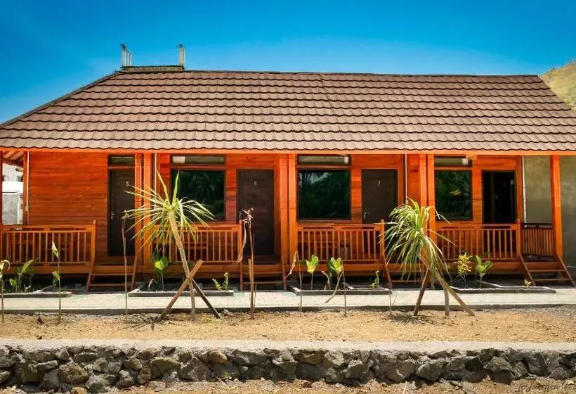 Mandalika Queen Hostel