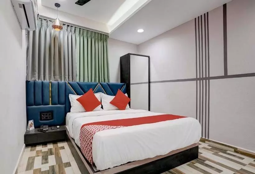 Oyo Flagship Hotel Lavish