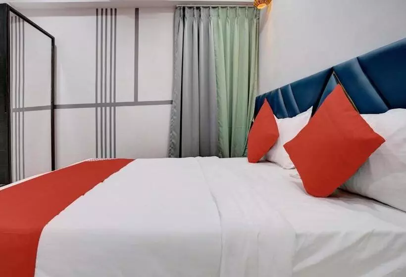 Oyo Flagship Hotel Lavish