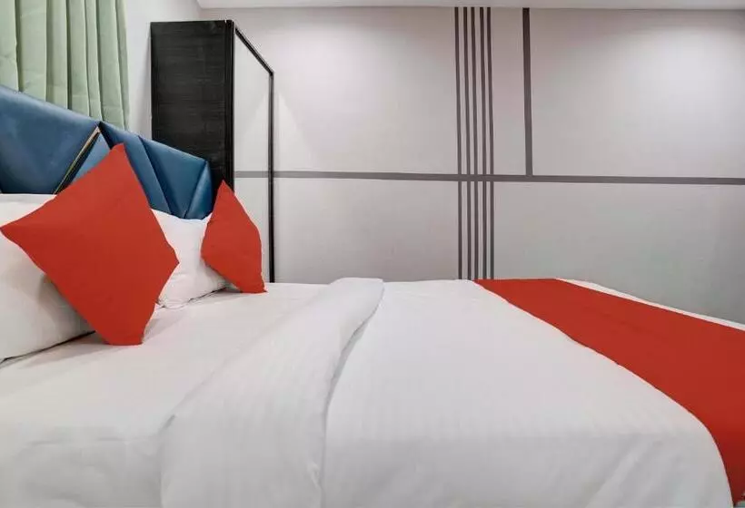 Oyo Flagship Hotel Lavish