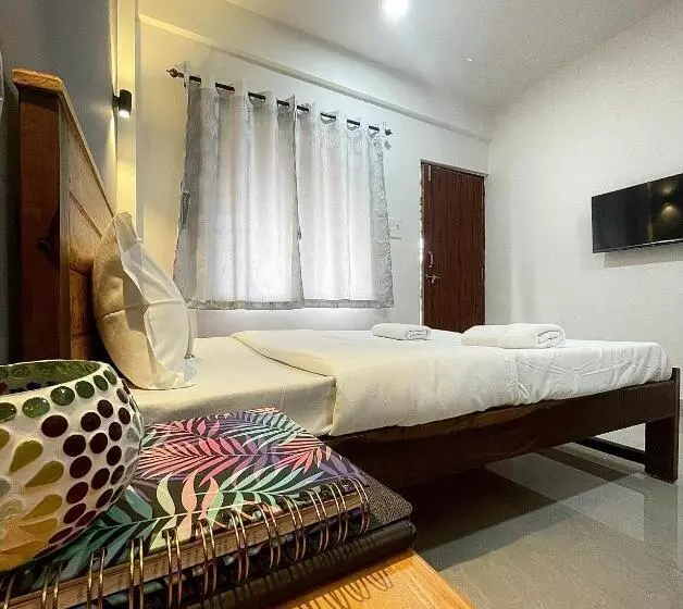 ペンション Kiara Studio Apartment Assagao   Goaround Homes