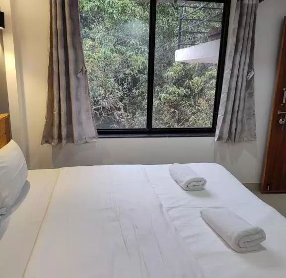 ペンション Kiara Studio Apartment Assagao   Goaround Homes