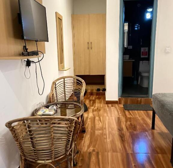 פנסיון Om Sai Oberoi’s Inn