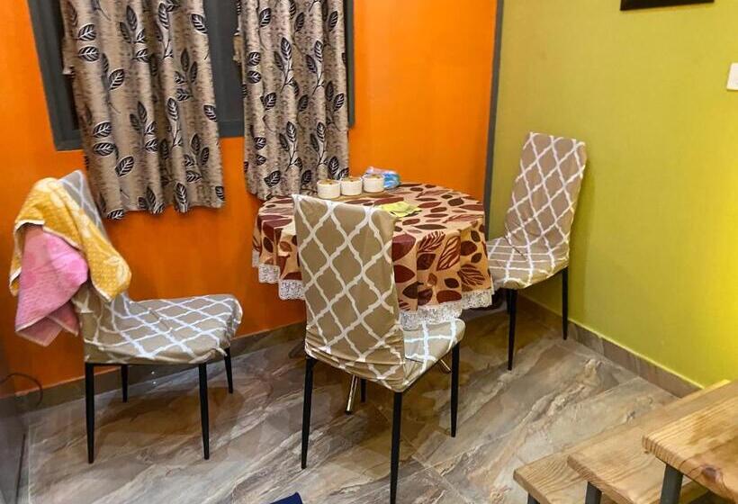 بنسيون Silverlinecloudcottage