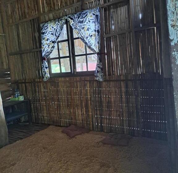 Albergue Big Hug Home Nok Kao House