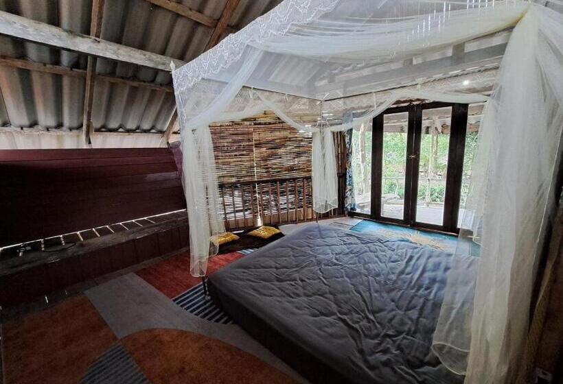 Albergue Big Hug Home Nok Kao House