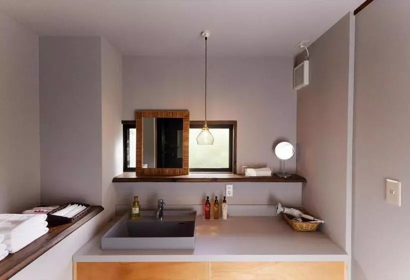 ユースホステル Stay Uwu 001 Gallery House 一棟貸切 まちのギャラリー