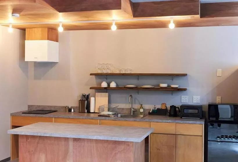 ユースホステル Stay Uwu 001 Gallery House 一棟貸切 まちのギャラリー