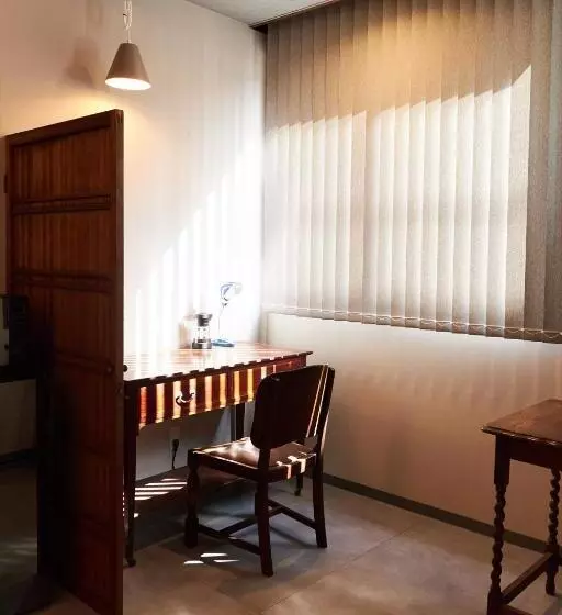 ユースホステル Stay Uwu 001 Gallery House 一棟貸切 まちのギャラリー