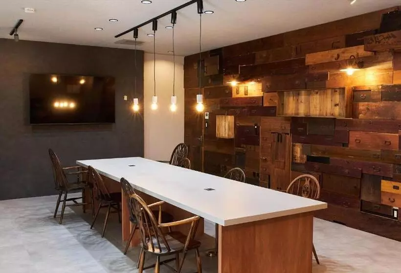 ユースホステル Stay Uwu 001 Gallery House 一棟貸切 まちのギャラリー