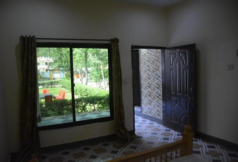 Balakot Views Hotel By Lmc