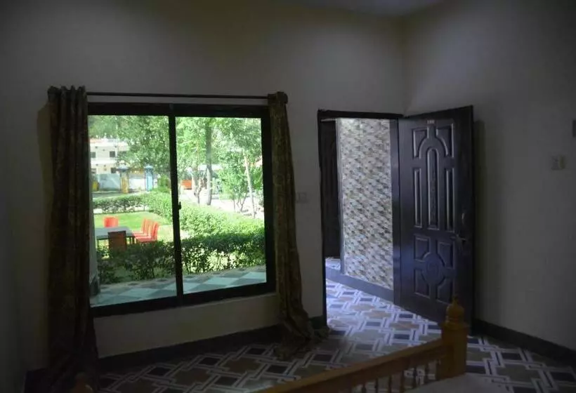 Balakot Views Hotel By Lmc