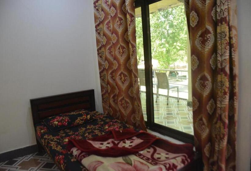 Balakot Views Hotel By Lmc