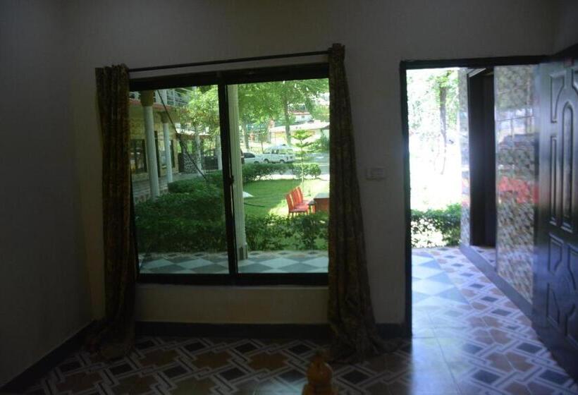 Balakot Views Hotel By Lmc