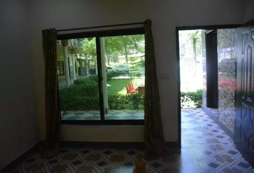 Balakot Views Hotel By Lmc