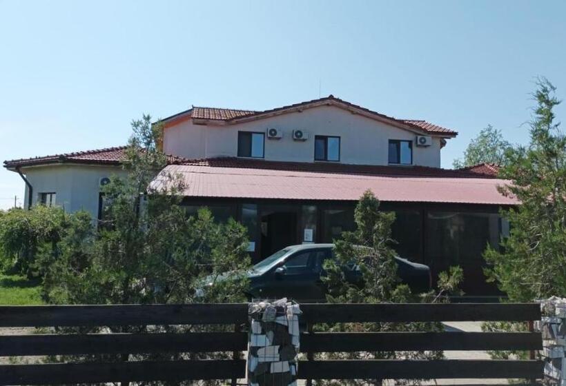 Bed and Breakfast Pensiunea Pescareasca