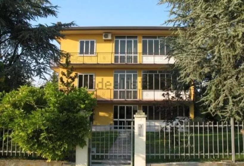 Aamiaismajoitus (B&B) Villa Sartori