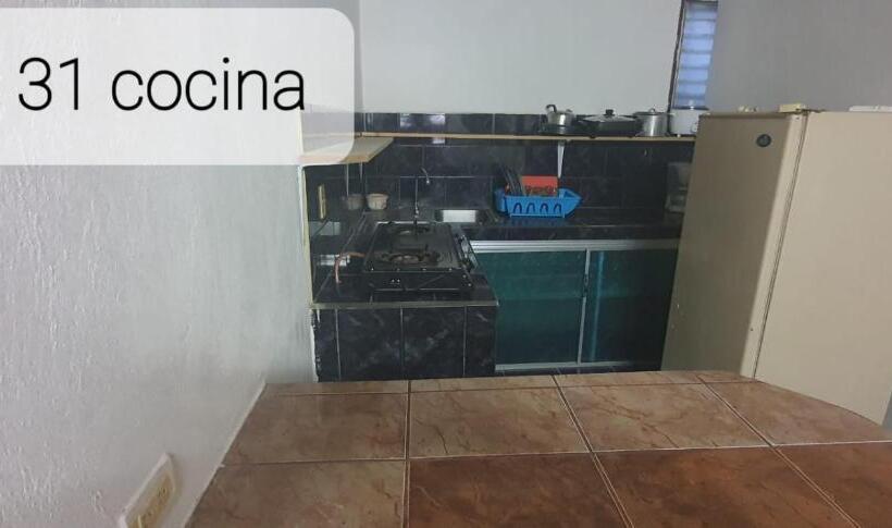 هتل Allan Veintiocho Puntarenas