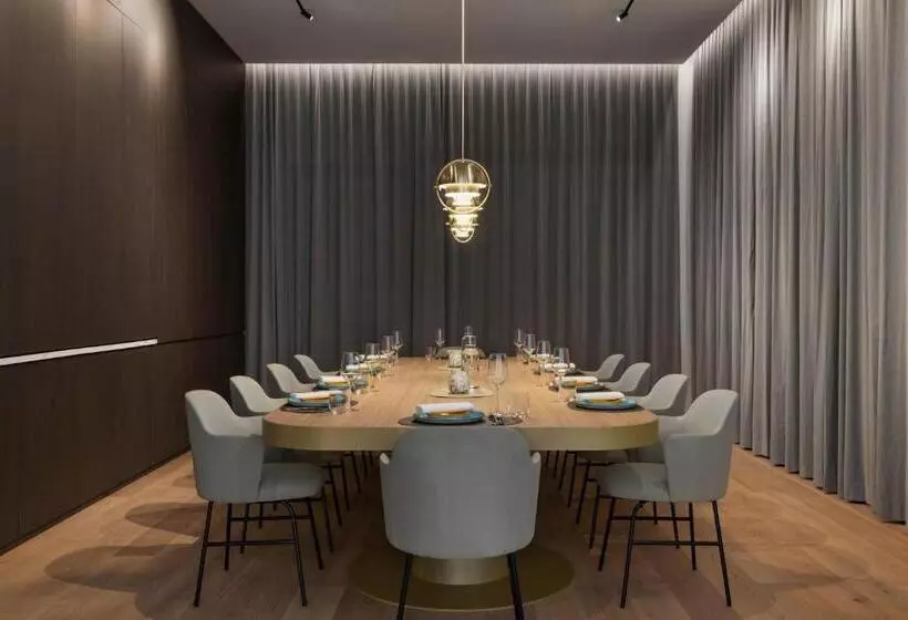 هتل Courtyard By Marriott Biel Bienne