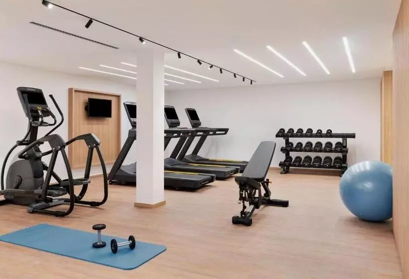 هتل Courtyard By Marriott Biel Bienne